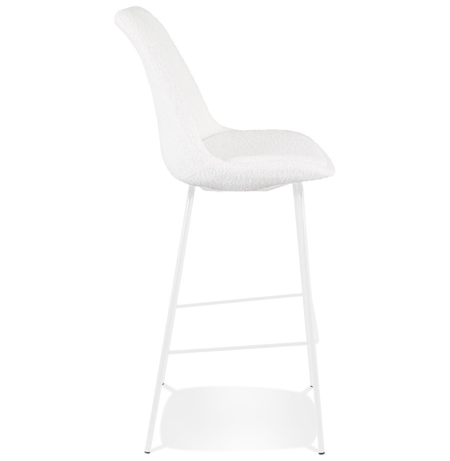Tabouret de bar &#039;LEONIE&#039; en tissu bouloch&eacute; blanc et pied en m&eacute;tal blancBarkruk &#039;LEONIE&#039; van witte badstof met witte metalen poten