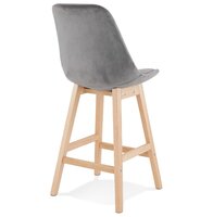 Halfhoge kruk &#039;MORISS MINI&#039; in fluweel grijs met poten in natuurlijk hout