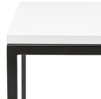 Hoge, industri&euml;le &#039;ORTOS&#039; tafel met wit blad en zwarte structuur