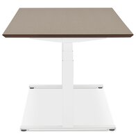 Witte elektrische zit/sta-bureau &#039;BIONIK&#039; met blad in notenhouten afwerking - 180x90 cm